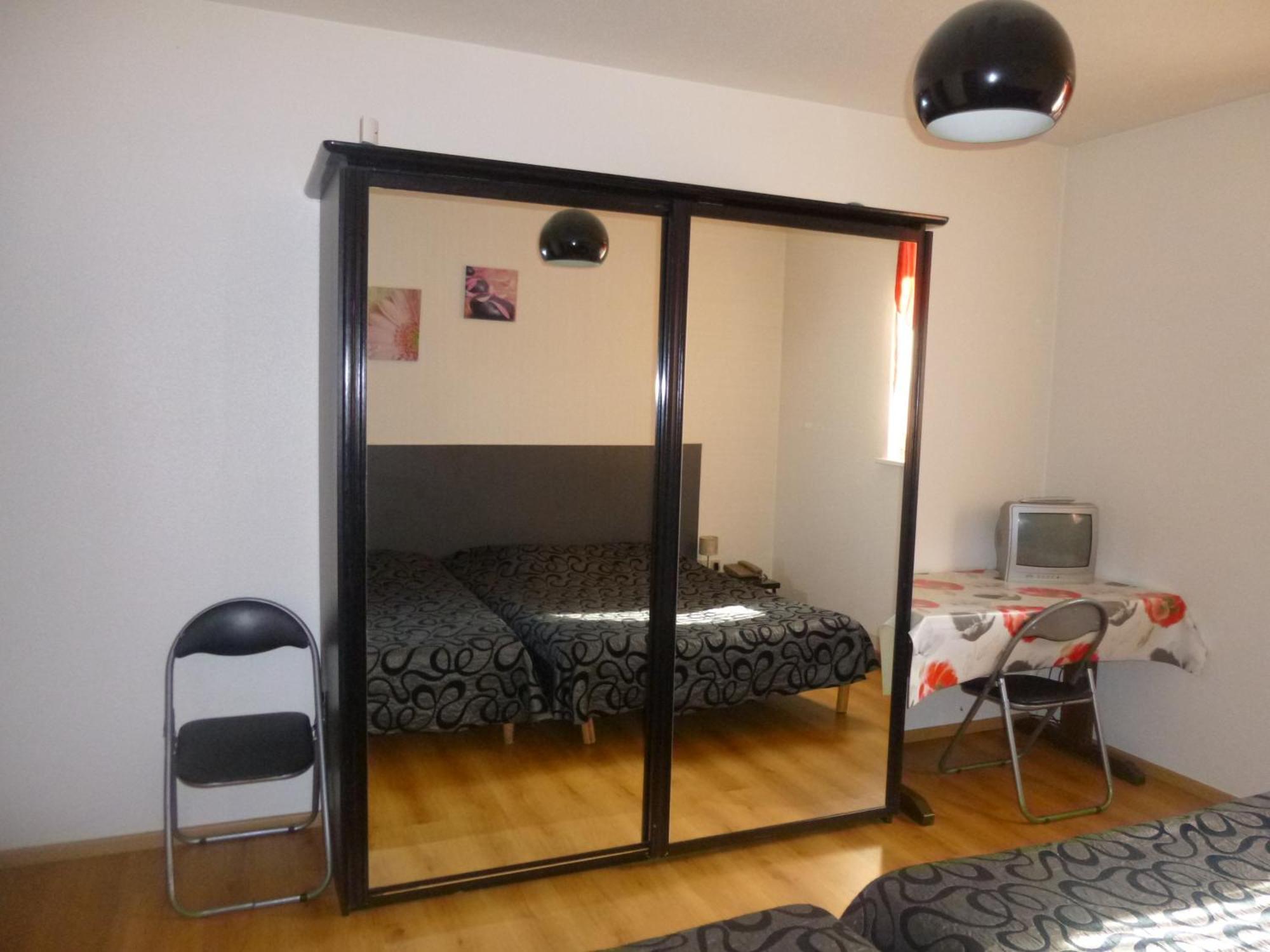 Studio/Hotel Porte De France Saint-Louis Kültér fotó